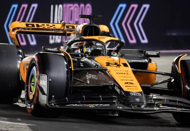 LAS VEGAS - Oscar Piastri (McLaren) during qualifying prior to the Las Vegas Formula 1 Grand Prix at the Las Vegas Strip Circuit in Nevada. ANP SEM VAN DER WAL F1 Grand Prix of Las Vegas - Qualifying 2022 23 xVIxANPxSportx xxANPxIVx 484162448 originalFilename: 484162448.jpg