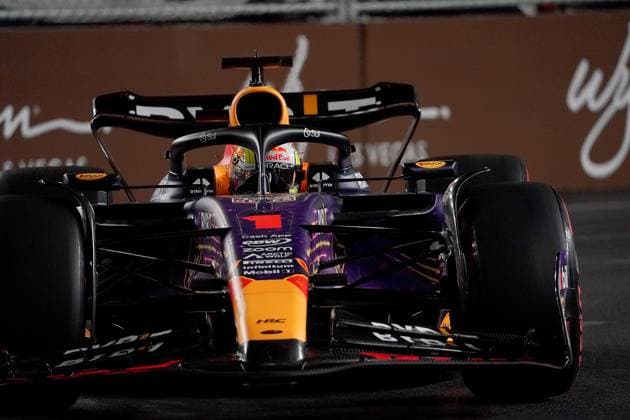 18.11.2023, Las Vegas Street Circuit, Las Vegas, FORMULA 1 HEINEKEN SILVER LAS VEGAS GRAND PRIX 2023 ,im Bild Max Verstappen (NLD), Oracle Red Bull Racing Las Vegas Las Vegas Street Circuit United States