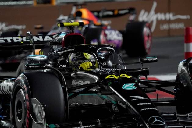 18.11.2023, Las Vegas Street Circuit, Las Vegas, FORMULA 1 HEINEKEN SILVER LAS VEGAS GRAND PRIX 2023 ,im Bild Lewis Hamilton (GBR), Mercedes-AMG Petronas F1 Team Las Vegas Las Vegas Street Circuit United States