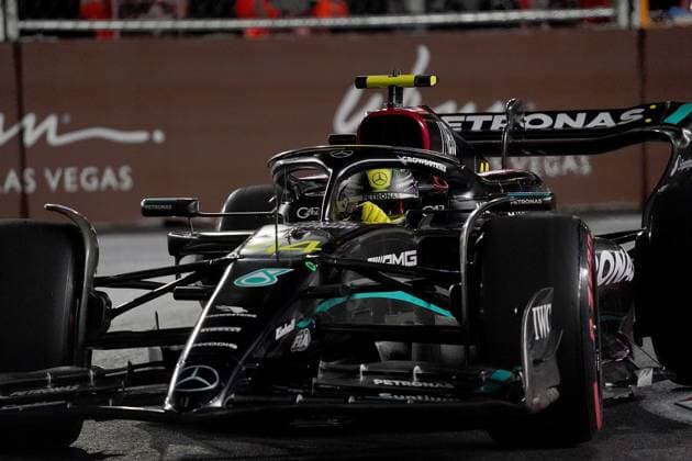 18.11.2023, Las Vegas Street Circuit, Las Vegas, FORMULA 1 HEINEKEN SILVER LAS VEGAS GRAND PRIX 2023 ,im Bild Lewis Hamilton (GBR), Mercedes-AMG Petronas F1 Team Las Vegas Las Vegas Street Circuit United States