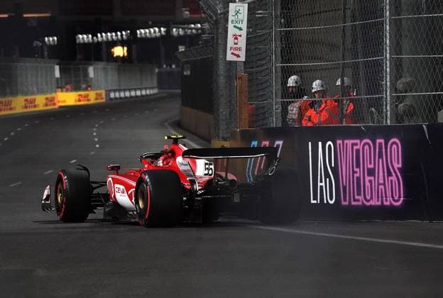 18.11.2023, Las Vegas Street Circuit, Las Vegas, FORMULA 1 HEINEKEN SILVER LAS VEGAS GRAND PRIX 2023 ,im Bild Carlos Sainz Jr. (ESP), Scuderia Ferrari Las Vegas Las Vegas Street Circuit United States