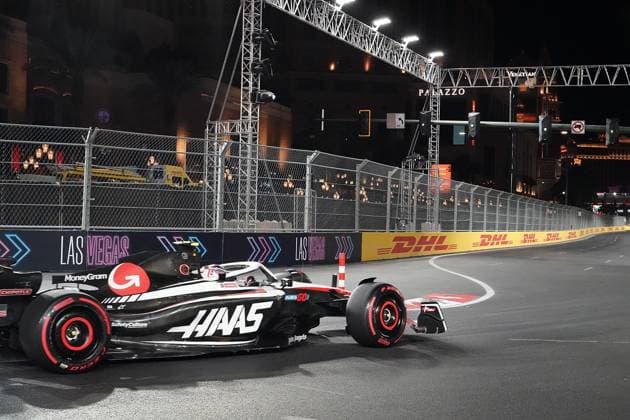 18.11.2023, Las Vegas Street Circuit, Las Vegas, FORMULA 1 HEINEKEN SILVER LAS VEGAS GRAND PRIX 2023 ,im Bild Nico Hülkenberg (DEU), MoneyGram Haas F1 Team Las Vegas Las Vegas Street Circuit United States