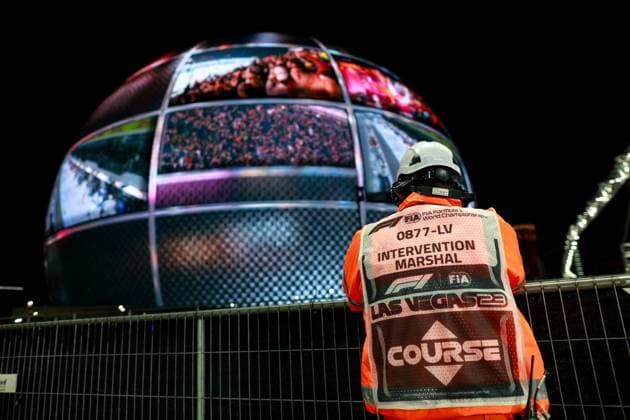 Track marshal, F1 Grand Prix of Las Vegas at Las Vegas Strip Circuit on November 18, 2023 in Las Vegas, United States of America. (Photo by HOCH ZWEI) Las Vegas United States of America