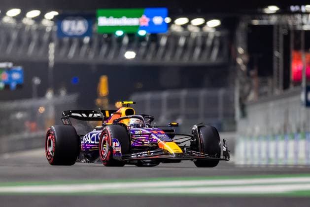 LAS VEGAS, NV - NOVEMBER 17: Red Bull Racing driver Sergio Perez (11) of Mexico drives during qualifying at the F1 Las Vegas Grand Prix on Thursday, November 17, 2023 on the Las Vegas Street Circuit in Las Vegas, NV. (Photo by Bob Kupbens Icon Sportswire) AUTO: NOV 17 F1 Las Vegas Grand Prix EDITORIAL USE ONLY Icon231118131