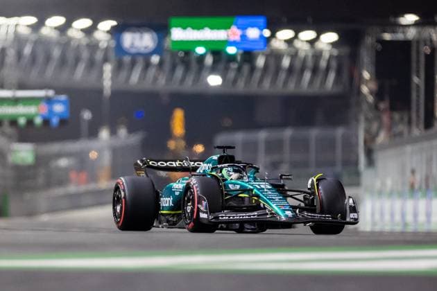 LAS VEGAS, NV - NOVEMBER 17: Aston Martin Racing driver Lance Stroll (18) of Canada drives during qualifying at the F1 Las Vegas Grand Prix on Thursday, November 17, 2023 on the Las Vegas Street Circuit in Las Vegas, NV. (Photo by Bob Kupbens Icon Sportswire) AUTO: NOV 17 F1 Las Vegas Grand Prix EDITORIAL USE ONLY Icon231118147
