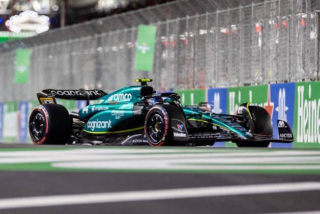 LAS VEGAS, NV - NOVEMBER 17: Aston Martin Racing driver Fernando Alonso (14) of Spain drives during qualifying at the F1 Las Vegas Grand Prix on Thursday, November 17, 2023 on the Las Vegas Street Circuit in Las Vegas, NV. (Photo by Bob Kupbens Icon Sportswire) AUTO: NOV 17 F1 Las Vegas Grand Prix EDITORIAL USE ONLY Icon231118156