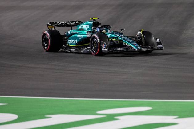 LAS VEGAS, NV - NOVEMBER 17: Aston Martin Racing driver Fernando Alonso (14) of Spain drives during qualifying at the F1 Las Vegas Grand Prix on Thursday, November 17, 2023 on the Las Vegas Street Circuit in Las Vegas, NV. (Photo by Bob Kupbens Icon Sportswire) AUTO: NOV 17 F1 Las Vegas Grand Prix EDITORIAL USE ONLY Icon231118167