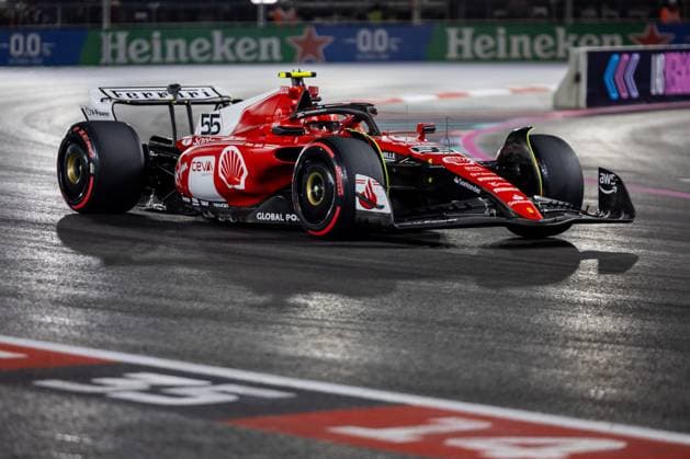 LAS VEGAS, NV - NOVEMBER 17: Ferrari driver Carlos Sainz (55) of Spain drives during qualifying at the F1 Las Vegas Grand Prix on Thursday, November 17, 2023 on the Las Vegas Street Circuit in Las Vegas, NV. (Photo by Bob Kupbens Icon Sportswire) AUTO: NOV 17 F1 Las Vegas Grand Prix EDITORIAL USE ONLY Icon231118183