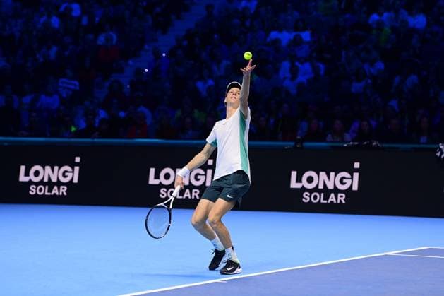 Foto Marco Alpozzi LaPresse 18 Novembre 2023 Torino - Italia - - Tennis Nitto ATP, Tennis Herren Finals - Jannik SINNER (ITA) vs Daniil MEDVEDEV (RUS) Nella foto: Jannik Sinner (Italia) November 18, 2023 Turin - Italy - Sport - Tennis Nitto ATP Finals - Jannik SINNER (ITA) vs Daniil MEDVEDEV (RUS) In the pic:Jannik Sinner (Italia)  Copyright: xMarcoxAlpozzi LaPressex