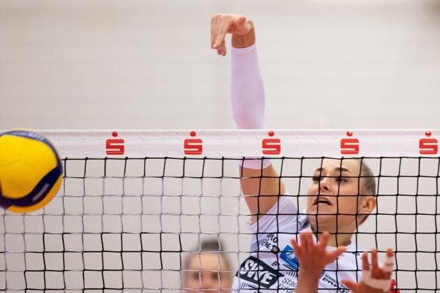 2. Bundesliga Frauen Pro: Schwarz-Weiss Erfurt vs. TSV Bayer 04 Leverkusen; Erfurt; 18.11.2023 Silvie Pavlova ( 4; Schwarz-Weiss Erfurt) 2. Bundesliga Frauen Pro: Schwarz-Weiss Erfurt vs. TSV Bayer 04 Leverkusen; Riethsporthalle Erfurt; 18.11.2023 Copyright: xBEAUTIFULxSPORTS Duehringx