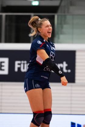 2. Bundesliga Frauen Pro: Schwarz-Weiss Erfurt vs. TSV Bayer 04 Leverkusen; Erfurt; 18.11.2023 Jubel, Tessa Mueller ( 1; TSV Bayer 04 Leverkusen) 2. Bundesliga Frauen Pro: Schwarz-Weiss Erfurt vs. TSV Bayer 04 Leverkusen; Riethsporthalle Erfurt; 18.11.2023 Copyright: xBEAUTIFULxSPORTS Duehringx