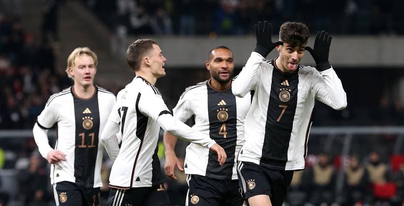 Sport Themen der Woche KW46 Sport Bilder des Tages 18.11.2023, Fussball, Länderspiel, Testspiel 2023 24, Deutschland - Türkei, im Olympiastadion Berlin. Jubel Torschütze Kai Havertz (Deutschland) zum Tor zum 1:0 ***DFL and DFB regulations prohibit any use of photographs as image sequences and or quasi-video.*** *** 18 11 2023, Football, International match, Test match 2023 24, Germany Turkey, at Olympiastadion Berlin Cheering goalscorer Kai Havertz Germany to score 1 0 DFL and DFB regulations prohibit any use of photographs as image sequences and or quasi video