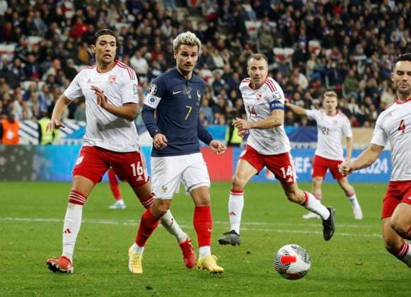 France vs Gibraltar Foot Euro PHOTOPQR NICE MATIN Cyril Dodergny ; Nice ; 18 11 2023 ; Nice le 18 11 2023 - Allianz Riviera - Football - Eliminatoires de l Euro - Groupe B - 9eme journee - L equipe de France affronte Gibraltar - L attaquant de l equipe de france Griezmann N07 Nice, 11 18 2023, The French team hosts Gibraltar for the qualifiers for Euro 2024 Nice France  Copyright: xPHOTOPQR NICExMATIN MAXPPPxCyrilxDodergnyx 20231118NIM2660 20231118NIM2660