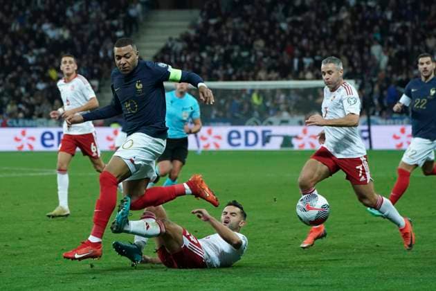 Kilian MbappÃ (France) FOOTBALL : France vs Gibraltar - Match de qualification pour les Championnats d Europe de l UEFA - Nice - 18 11 2023 NorbertScanella Panoramic 