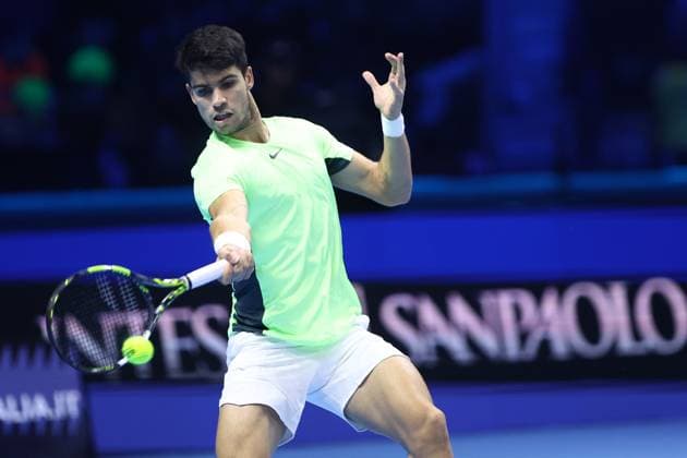 Novak Djokovic vs Carlos Alcaraz Carlos Alcaraz of Spain in action during the semi-final singles match between Novak Djokovic of Serbia and Carlos Alcaraz of Spain on Day seven of the Nitto ATP, Tennis Herren World Tour Finals. Torino Pala Alpitour Italy Copyright: xMarcoxCanonierox