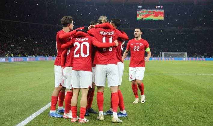 Kenan Yildiz, Ferdi Kadioglu jubelt nach 1:1 Ausgleich mit Yusuf Yazici, Zeki Celik, Kaan Ayhan Freude Emotion Jubel Fußball Fussball Länderspiel Nationalmannschaft DFB Herren Saison 2023 2024 18.11.2023 Deutschland GER vs. Türkei DFL regulations prohibit any use of photographs as image sequences and or quasi-video.