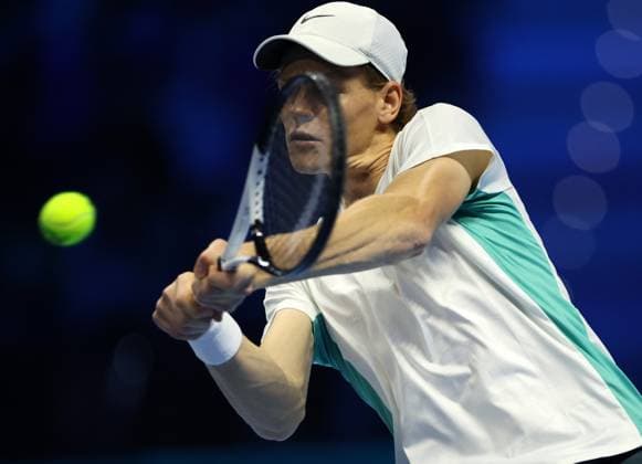 (231119) -- TURIN, Nov. 19, 2023 -- Jannik Sinner hits a return during the semifinal match between Jannik Sinner of Italy and Daniil Medvedev of Russia at ATP, Tennis Herren Finals tennis tournament in Turin, Italy, Nov. 18, 2023. (Photo by Xinhua) (SP)ITALY-TURIN-TENNIS-ATP FINALS AlbertoxLingria 