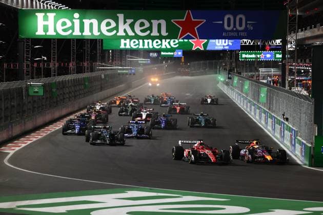 F1 Las Vegas Grand Prix 2023 Start of the Formula 1 Las Vegas Grand Prix at Las Vegas Strip Circuit in Las Vegas, United States on November 18, 2023. Las Vegas United States  Copyright: xJakubxPorzyckix originalFilename:porzycki-f1lasveg231118_npLR2.jpg