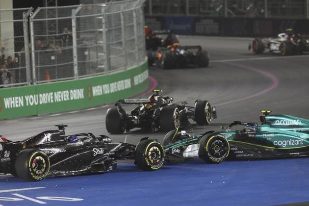 14 ALONSO Fernando (spa), Aston Martin F1 Team AMR23, action crash, accident, during the 2023 Formula 1 Heineken Silver Las Vegas Grand Prix, 21th round of the 2023 Formula One World Championship, WM, Weltmeisterschaft from November 17 to 19, 2023 on the Las Vegas Strip Circuit, in Las Vegas, USA - F1 - LAS VEGAS GRAND PRIX 2023 - RACE DPPI Panoramic 20231119070408_AV3_8682