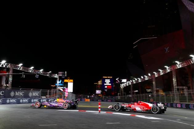 01 VERSTAPPEN Max (nld), Red Bull Racing RB19, action 16 LECLERC Charles (mco), Scuderia Ferrari SF-23, action during the 2023 Formula 1 Heineken Silver Las Vegas Grand Prix, 21th round of the 2023 Formula One World Championship, WM, Weltmeisterschaft from November 17 to 19, 2023 on the Las Vegas Strip Circuit, in Las Vegas, USA - F1 - LAS VEGAS GRAND PRIX 2023 - RACE DPPI Panoramic WhatsApp Image 2023-11-19 at 09.04.47