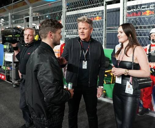18.11.2023, Las Vegas Street Circuit, Las Vegas, FORMULA 1 HEINEKEN SILVER LAS VEGAS GRAND PRIX 2023 ,im Bild DJ Martin Garrix und Fernsehkoch Gordon Ramsey Las Vegas Las Vegas Street Circuit United States