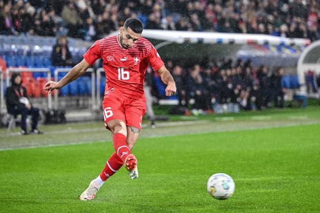 18.11.2023, Basel, Switzerland, St. Jakob-Park, Schweiz vs Kosovo - UEFA European Championship, EM, Europameisterschaft Qualification 2023 2024 Group I, Eray Coemert (Switzerland) in Aktion, am Ball, Einzelaktion (Foto H. Langer) Basel St. Jakob-Park Switzerland