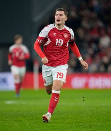 November 17 2023: Jonas Wind (Denmark) looks on during a Group H EURO 2024 Qualification game, Denmark versus Slovenia, at Parken, Copenhagen, Denmark. CSM Copenhagen Denmark - ZUMAc04_ 20231117_zma_c04_434 Copyright: xUlrikxPedersenx