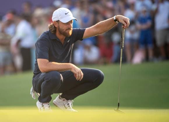 TOMMY FLEETWOOD of England checks the 18th green during DP World Tour Championship in Dubai, United Arab Emirates, Nov 19, 2023. Dubai United Arab Emirates  Copyright: xMARTINxDOKOUPILx 443_2159