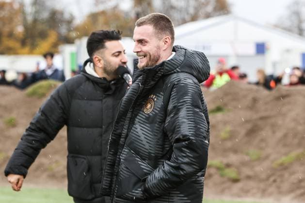 Fussball, DFB Nationalmannschaft Saison 2023 24 Deutsche Nationalspieler auf dem Maifeld in der Adidas Fussballliebe Drop Zone wo der offizielle EM Ball der Euro 2024 präsentiert wurde 19.11.2023, Olympiastadion Berlin Marvin Ducksch (Deutschland, 20) Berlin Olympiastadion Berlin Berlin Deutschland