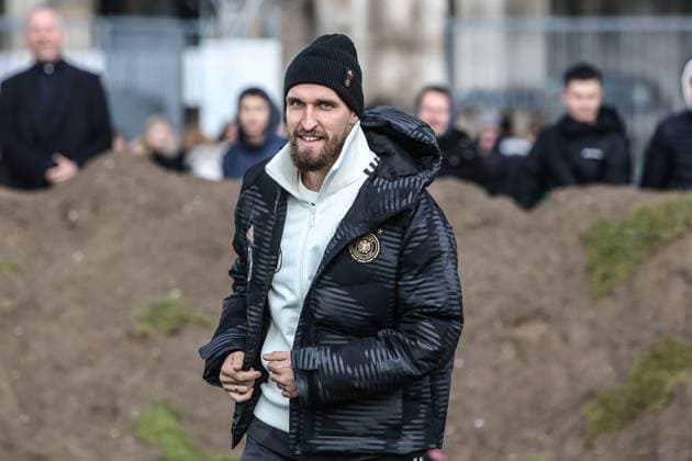 Fussball, DFB Nationalmannschaft Saison 2023 24 Deutsche Nationalspieler auf dem Maifeld in der Adidas Fussballliebe Drop Zone wo der offizielle EM Ball der Euro 2024 präsentiert wurde 19.11.2023, Olympiastadion Berlin Robert Andrich (Deutschland, 23) Berlin Olympiastadion Berlin Berlin Deutschland
