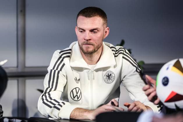Fussball, DFB Nationalmannschaft Saison 2023 24 Deutsche Nationalspieler auf dem Maifeld in der Adidas Fussballliebe Drop Zone wo der offizielle EM Ball der Euro 2024 präsentiert wurde 19.11.2023, Olympiastadion Berlin Marvin Ducksch (Deutschland, 20) Berlin Olympiastadion Berlin Berlin Deutschland