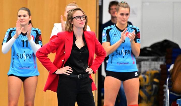 19.11.2023 - Volleyball - 2. Bundesliga Damen Frauen - Saison 2023 2024 - TV Suspa Altdorf - VC Wiesbaden II - - xwoxzix - Christy Swagerty (Trainerin TV Altdorf )