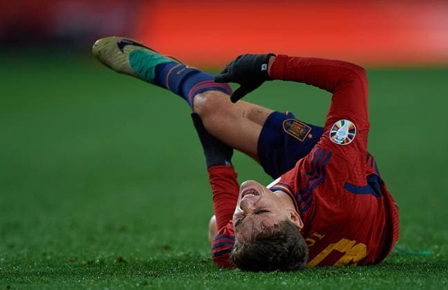 (231120) -- VALLADOLID, Nov. 20, 2023 -- Gavi of Spain gets injured during the UEFA EURO, EM, Europameisterschaft,Fussball 2024 Group A qualification match between Spain and Georgia in Valladolid, Spain on Nov. 19, 2023. (Photo by Xinhua) (SP)SPAIN-VALLADOLID-FOOTBALL-UEFA EURO 2024-QUALIFIERS PabloxMorano 
