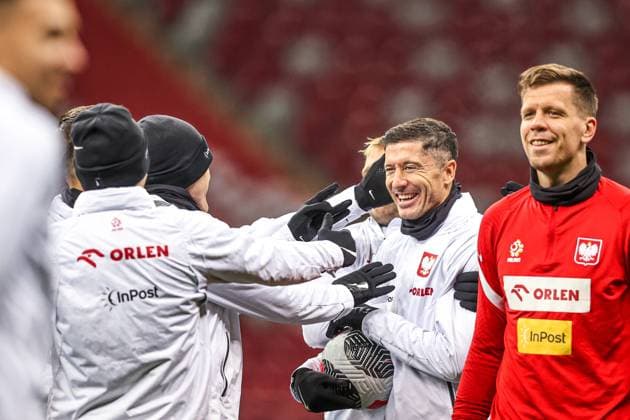 Sport Themen der Woche KW47 Sport Bilder des Tages 20.11.2023 WARSZAWA, STADION PGE NARODOWY PILKA NOZNA (FOOTBALL) OFICJALNA KONFERENCJA I TRENING REPREZENTACJI POLSKI PRZED MECZEM TOWARZYSKIM Z LOTWA NZ ROBERT LEWANDOWSKI FOTO LUKASZ GROCHALA CYFRASPORT NEWSPIX.PL --- Newspix.pl POLAND OUT!  20231120CSLG0034