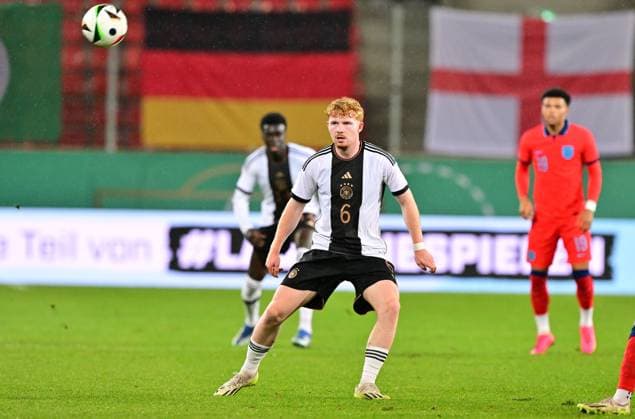 20.11.2023 - Fussball - Deutsche Fussballnationalmannschaft Nationalmannschaft der U20-Juniornen DFB - Länderspiel : Deutschland gg England - - xwoxzix - Robert Wagner (6, Deutschland )