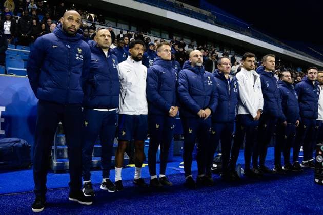 THIERRY HENRY ( coach France ) and staff during the match between France and South Korea U21, U 21 at Stade Oceane on November 20, 2023 in Le Havre, France. ( Photo by federico pestellini panoramic ) - FOOTBALL : France vs Coree du Sud Espoirs - Le Havre - 20 11 2023 FedericoPestellini Panoramic 