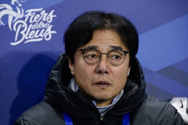 Hwang Sunhong ( coach South Korea ) during the match between France and South Korea U21, U 21 at Stade Oceane on November 20, 2023 in Le Havre, France. ( Photo by federico pestellini panoramic ) - FOOTBALL : France vs Coree du Sud Espoirs - Le Havre - 20 11 2023 FedericoPestellini Panoramic 