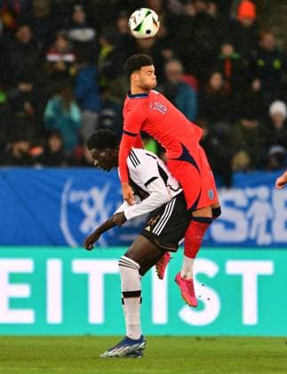 20.11.2023 - Fussball - Deutsche Fussballnationalmannschaft Nationalmannschaft der U20-Juniornen DFB - Länderspiel : Deutschland gg England - - xwoxzix - Joshua Quarshie (14, Deutschland ) Dane Scarlett (19, England )