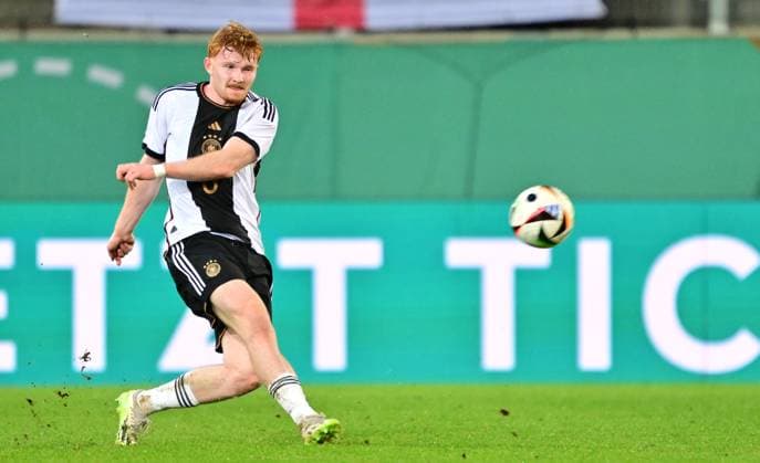20.11.2023 - Fussball - Deutsche Fussballnationalmannschaft Nationalmannschaft der U20-Juniornen DFB - Länderspiel : Deutschland gg England - - xwoxzix - Robert Wagner (6, Deutschland )