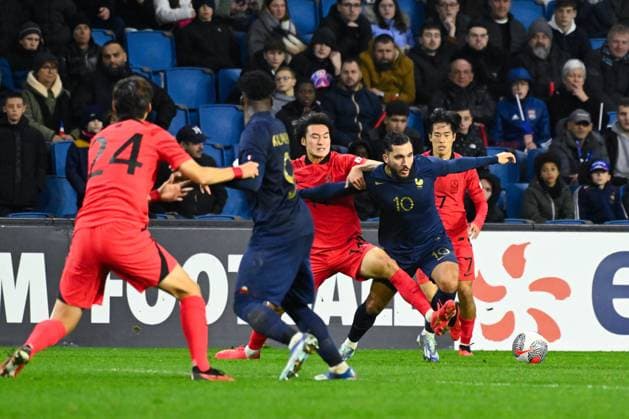 Rayan Cherki ( 10 - France ) during the match between France and South Korea U21, U 21 at Stade Oceane on November 20, 2023 in Le Havre, France. ( Photo by federico pestellini panoramic ) - FOOTBALL : France vs Coree du Sud Espoirs - Le Havre - 20 11 2023 FedericoPestellini Panoramic 