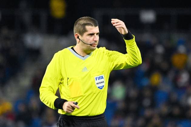 Andrei Chivulete ( referee ) during the match between France and South Korea U21, U 21 at Stade Oceane on November 20, 2023 in Le Havre, France. ( Photo by federico pestellini panoramic ) - FOOTBALL : France vs Coree du Sud Espoirs - Le Havre - 20 11 2023 FedericoPestellini Panoramic 
