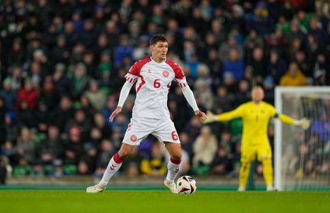 November 20 2023: Andreas Christensen (Denmark) controls the ball during a Group H EURO 2024 Qualification game, Northern Ireland versus Denmark , at Windsor Park, Belfast, Northern Ireland. CSM Belfast Northern Ireland - ZUMAc04_ 20231120_zma_c04_049 Copyright: xUlrikxPedersenx