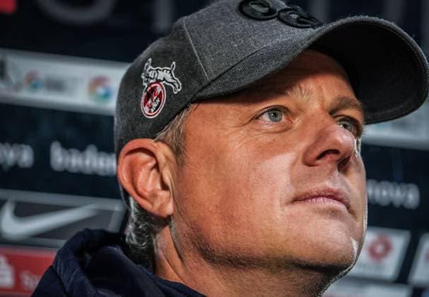 SC Freiburg - 1. FC Köln Fußball: Google Pixel Frauen Bundesliga 2023 2024, 8. Spieltag, SC Freiburg - 1. FC Köln, Dreisamstadion: Kölns Trainer Daniel Weber