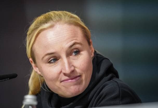 SC Freiburg - 1. FC Köln Fußball: Google Pixel Frauen Bundesliga 2023 2024, 8. Spieltag, SC Freiburg - 1. FC Köln, Dreisamstadion: Freiburgs Trainerin Theresa Merk