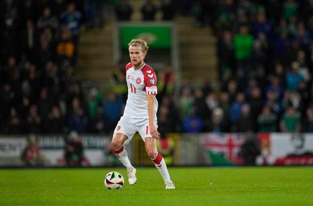November 20 2023: Morten Hjulmand (Denmark) controls the ball during a Group H EURO 2024 Qualification game, Northern Ireland versus Denmark , at Windsor Park, Belfast, Northern Ireland. CSM Belfast Northern Ireland - ZUMAc04_ 20231120_zma_c04_124 Copyright: xUlrikxPedersenx