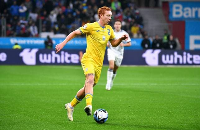 Fussball, Herren, Qualifikation zur Europameisterschaft 2024, BayArena Leverkusen, Ukraine - Italien 0:0; Yukhym Konoplia (UKR). Aktion, Einzelbild. UEFA REGULATIONS PROHIBIT ANY USE OF PHOTOGRAPHS AS IMAGE SEQUENCES AND OR QUASI-VIDEO
