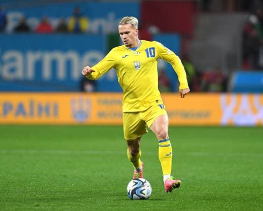 20.11.2023, Leverkusen, Germany, BayArena, Ukraine vs Italy - UEFA EURO, EM, Europameisterschaft,Fussball 2024 European Qualifiers - Group C, Mykhaylo Mudryk (Ukraine) in Aktion, am Ball, Einzelaktion (Foto Ralf Treese) Leverkusen BayArena North Rhine-Westphalia Germany