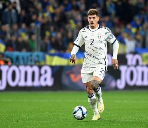 20.11.2023, Leverkusen, Germany, BayArena, Ukraine vs Italy - UEFA EURO, EM, Europameisterschaft,Fussball 2024 European Qualifiers - Group C, Giovanni Di Lorenzo (Italy) in Aktion, am Ball, Einzelaktion (Foto Ralf Treese) Leverkusen BayArena North Rhine-Westphalia Germany