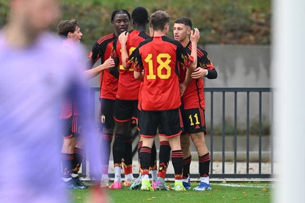 SOCCER FRIENDLY UNDER-20 BELGIUM VS FRANCE Cedric Nuozzi (11) of Belgium pictured celebrating with teammates after scoring the 1-0 goal during a friendly soccer game between the national under 20 teams of Belgium and France on Tuesday 21 November 2023 in Tubize , Belgium . PHOTO SPORTPIX David Catry Tubize RBFA Academy stadium Belgium  Copyright: xSportpix.bex xDavidxCatryxDavidxCatryx