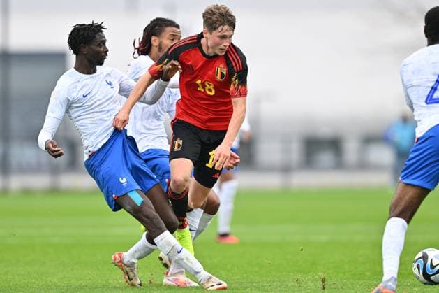 SOCCER FRIENDLY UNDER-20 BELGIUM VS FRANCE Joseph NDUQUIDI (11) of France and Brahim TRAORE (5) of France pictured fighting for the ball with Thomas Claes (18) of Belgium during a friendly soccer game between the national under 20 teams of Belgium and France on Tuesday 21 November 2023 in Tubize , Belgium . PHOTO SPORTPIX David Catry Tubize RBFA Academy stadium Belgium  Copyright: xSportpix.bex xDavidxCatryxDavidxCatryx